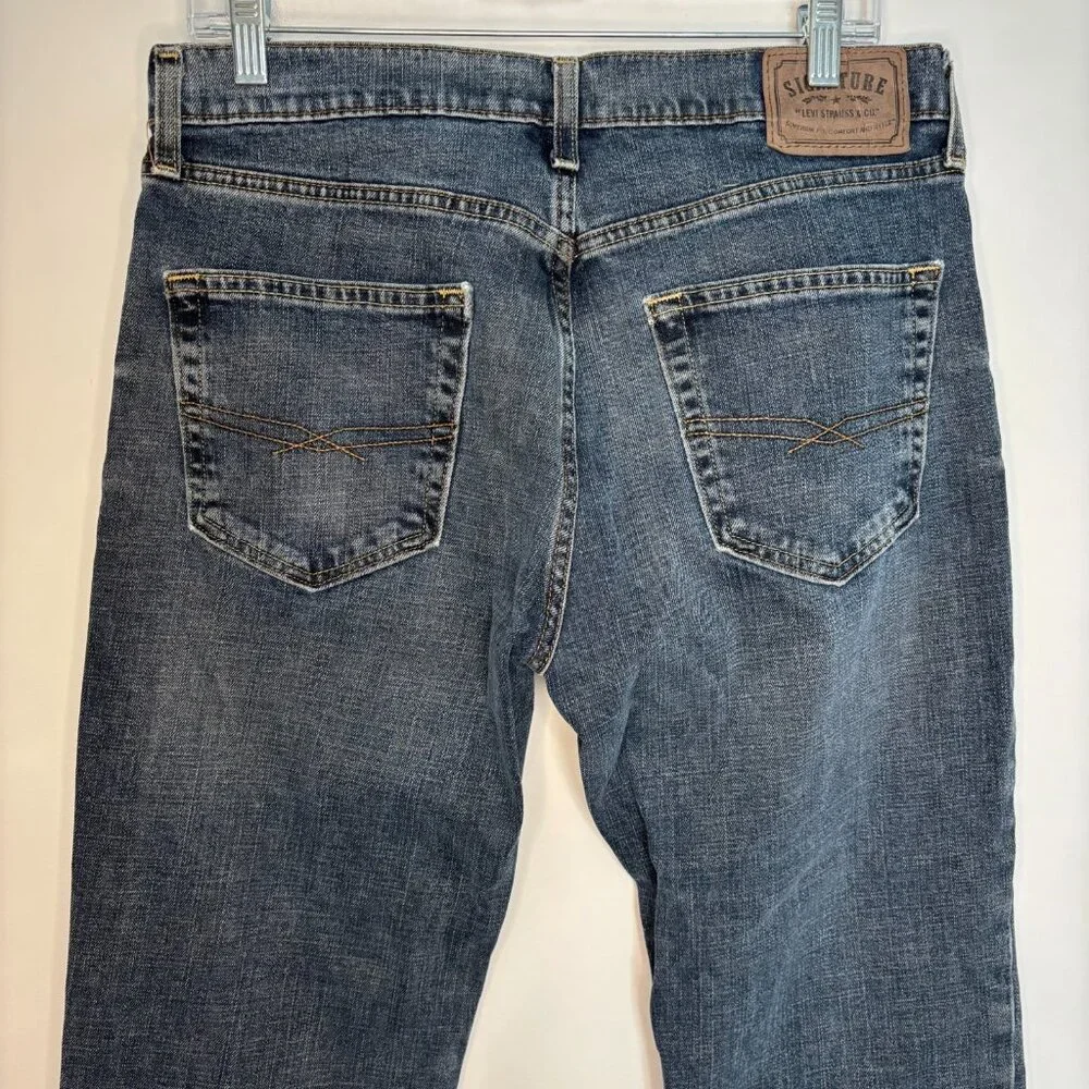 LEVI'S Signature Athletic Cut Mens 32x32 Denim 5 Pocket Stretch Cotton Spandex